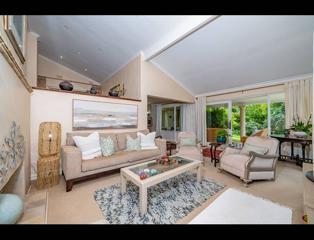 4 BEDROOM HOUSE FOR SALE IN COWIES HILL